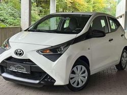 Weiß Gebraucht 2019 Toyota Aygo X-play Kleinwagen | 7.900 € (Guter Preis)