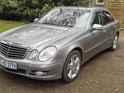 Grau Gebraucht 2009 Mercedes E300 Avantgarde Limousine | 7.500 € (Fairer Preis)