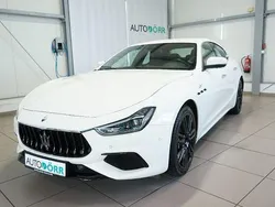 Bianco nere Gebraucht 2022 Maserati Ghibli GT Coupé | 49.900 €