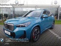 Blau Gebraucht 2024 BMW iX1 Comfort Edition SUV | 43.890 € (Fairer Preis)