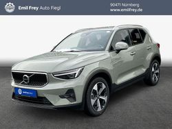 Sage green metallic Gebraucht 2024 Volvo XC40 Core SUV | 34.490 € (Fairer Preis)