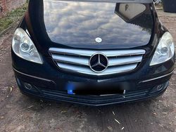 Schwarz Gebraucht 2005 Mercedes B200 Van / Kleinbus | 3.950 € (Fairer Preis)