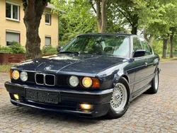 Blau Gebraucht 1991 BMW 525 M Sport Limousine | 9.390 €