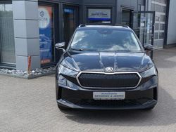 Schwarzmagic perleffekt Gebraucht 2022 Skoda Enyaq iV SUV | 31.900 € (Teuer)