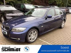 Tiefseeblau metallic Gebraucht 2010 BMW 325 Exclusive Limousine | 11.770 € (Teuer)