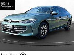 Grün Neu 2025 VW Passat IQ Drive Kombi | 45.750 € (Etwas zu teuer)