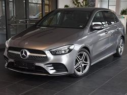 Grau Gebraucht 2020 Mercedes 200 AMG line Limousine | 25.490 € (Fairer Preis)