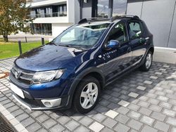 Blau Gebraucht 2017 Dacia Sandero Limousine | 7.390 € (Guter Preis)