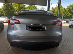 Silber Gebraucht 2024 Tesla Model Y Performance SUV | 46.666 € (Guter Preis)