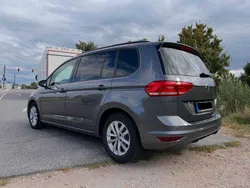 Grau Gebraucht 2015 VW Touran Comfortline Van / Kleinbus | 11.900 € (Fairer Preis)