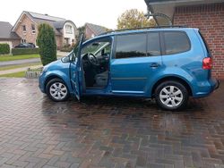 Blau Gebraucht 2015 VW Touran Van / Kleinbus | 9.400 € (Superpreis)