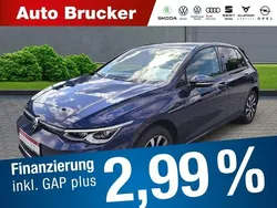 Blau Gebraucht 2022 VW Golf VIII Active Limousine | 21.870 € (Fairer Preis)