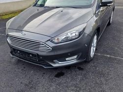 Grau Gebraucht 2015 Ford Focus Titanium Limousine | 5.500 € (Guter Preis)