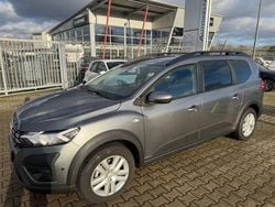 Grau Gebraucht 2024 Dacia Jogger Expression Van / Kleinbus | 21.600 € (Guter Preis)