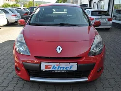 Rot Gebraucht 2010 Renault Clio III Dynamique Limousine | 2.900 € (Fairer Preis)