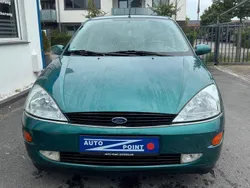 Grün Gebraucht 1998 Ford Focus Trend Limousine | 999 € (Guter Preis)