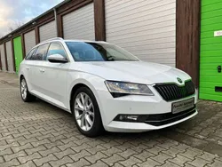 Moonweiss metallic Gebraucht 2017 Skoda Superb Style Kombi | 18.499 € (Fairer Preis)
