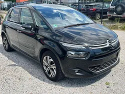 Schwarz Gebraucht 2016 Citroën C4 Picasso Exclusive Van / Kleinbus | 7.480 € (Superpreis)
