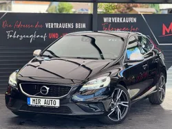 Schwarz Gebraucht 2016 Volvo V40 Momentum Kombi | 22.900 €