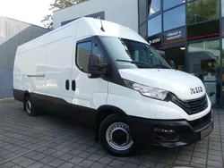 Weiss (metallic) Gebraucht 2023 Iveco Daily Van | 20.799 € (Superpreis)