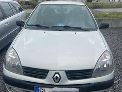 Grau Gebraucht 2004 Renault Clio II Limousine | 1.690 € (Fairer Preis)