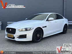 Weiß Gebraucht 2017 Jaguar XE R-Sport Limousine | 6.450 € (Superpreis)