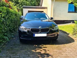 Schwarz Gebraucht 2018 BMW 320 Kombi | 16.500 € (Fairer Preis)
