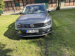 Grau Gebraucht 2018 VW Tiguan Allspace Highline SUV | 22.500 € (Fairer Preis)