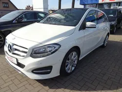 Weiß Gebraucht 2015 Mercedes B200 Urban Van / Kleinbus | 12.470 € (Fairer Preis)