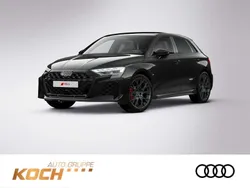 Mythosschwarz metallic Neu 2025 Audi RS3 Kleinwagen | 79.890 €