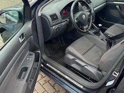 Andere farben Gebraucht 2006 VW Golf Limousine | 2.000 €