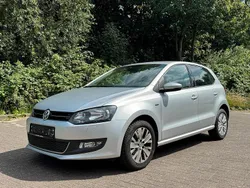 Silber Gebraucht 2014 VW Polo Life Limousine | 6.490 € (Guter Preis)