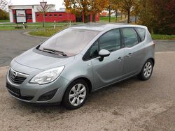 Grau Gebraucht 2012 Opel Meriva Van / Kleinbus | 3.670 € (Teuer)