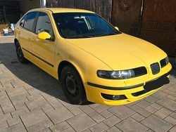 Gelb Gebraucht 2005 Seat Leon Limousine | 1.500 € (Fairer Preis)