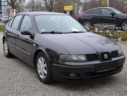 Schwarz Gebraucht 2003 Seat Leon Limousine | 1.490 € (Teuer)