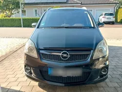 Schwarz Gebraucht 2006 Opel Zafira OPC Van / Kleinbus | 3.650 € (Fairer Preis)