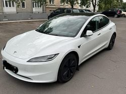 Weiß Gebraucht 2024 Tesla Model 3 Limousine | 44.000 € (Fairer Preis)
