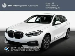 Alpinweiß uni Gebraucht 2023 BMW 118 Advantage Kleinwagen | 31.890 €