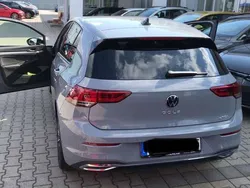 Grau Gebraucht 2023 VW Golf VIII Move Kleinwagen | 31.000 € (Teuer)