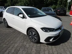 Pure white Gebraucht 2024 VW Polo Move Limousine | 19.988 € (Guter Preis)