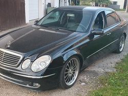 Schwarz Gebraucht 2002 Mercedes E240 Avantgarde Limousine | 3.250 € (Teuer)