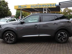 Grau Gebraucht 2023 Peugeot 2008 SUV | 21.450 € (Fairer Preis)
