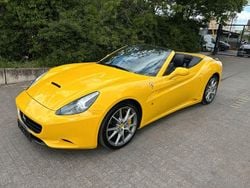 Gelb Gebraucht 2010 Ferrari California Cabrio | 89.999 €