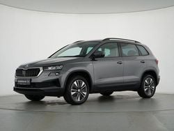 Graphitegrau metallic Gebraucht 2024 Skoda Karoq Tour SUV | 24.889 € (Guter Preis)