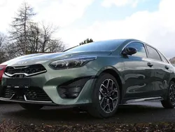 Experience green metallic Neu 2025 Kia ProCeed GT-Line Kleinwagen | 33.990 €