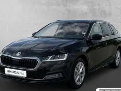 Schwarzmagic perleffekt met. Gebraucht 2022 Skoda Octavia Style Kombi | 21.990 € (Fairer Preis)