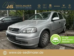 Silber Gebraucht 2002 Opel Astra Selection Limousine | 990 € (Superpreis)