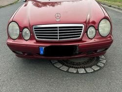 Rot Gebraucht 2000 Mercedes CLK200 Cabrio | 7.250 € (Etwas zu teuer)