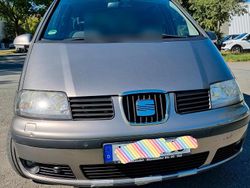 Braun Gebraucht 2010 Seat Alhambra Van / Kleinbus | 6.500 € (Teuer)