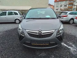 Grau metallic Gebraucht 2016 Opel Zafira Tourer Edition Van / Kleinbus | 8.990 € (Etwas zu teuer)
